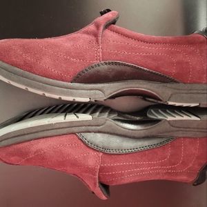 Women's Outdoor Sporto Shoes Size 8.5 Wide** Bundle Shoes & Save***